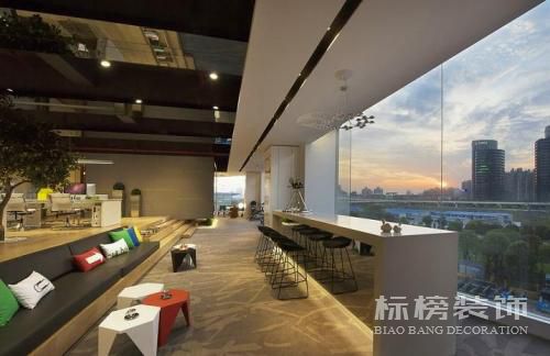 深圳辦公室裝修如何選擇好家居？